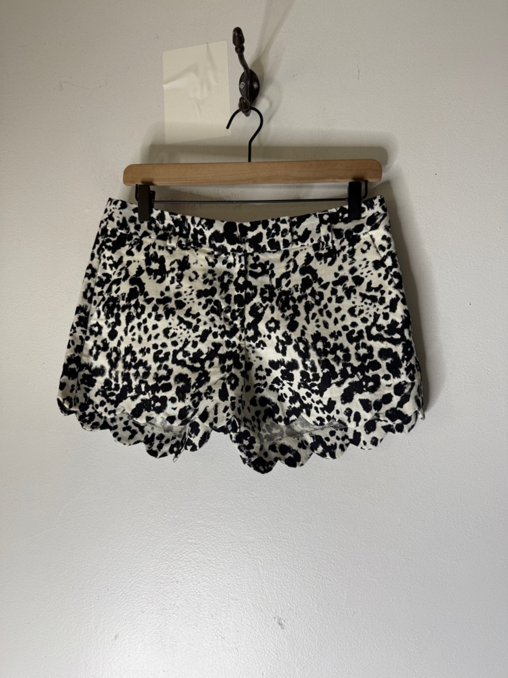 J. Crew Factory Linen Blend Scalloped Snow Leopard Size 2 Mini Shorts